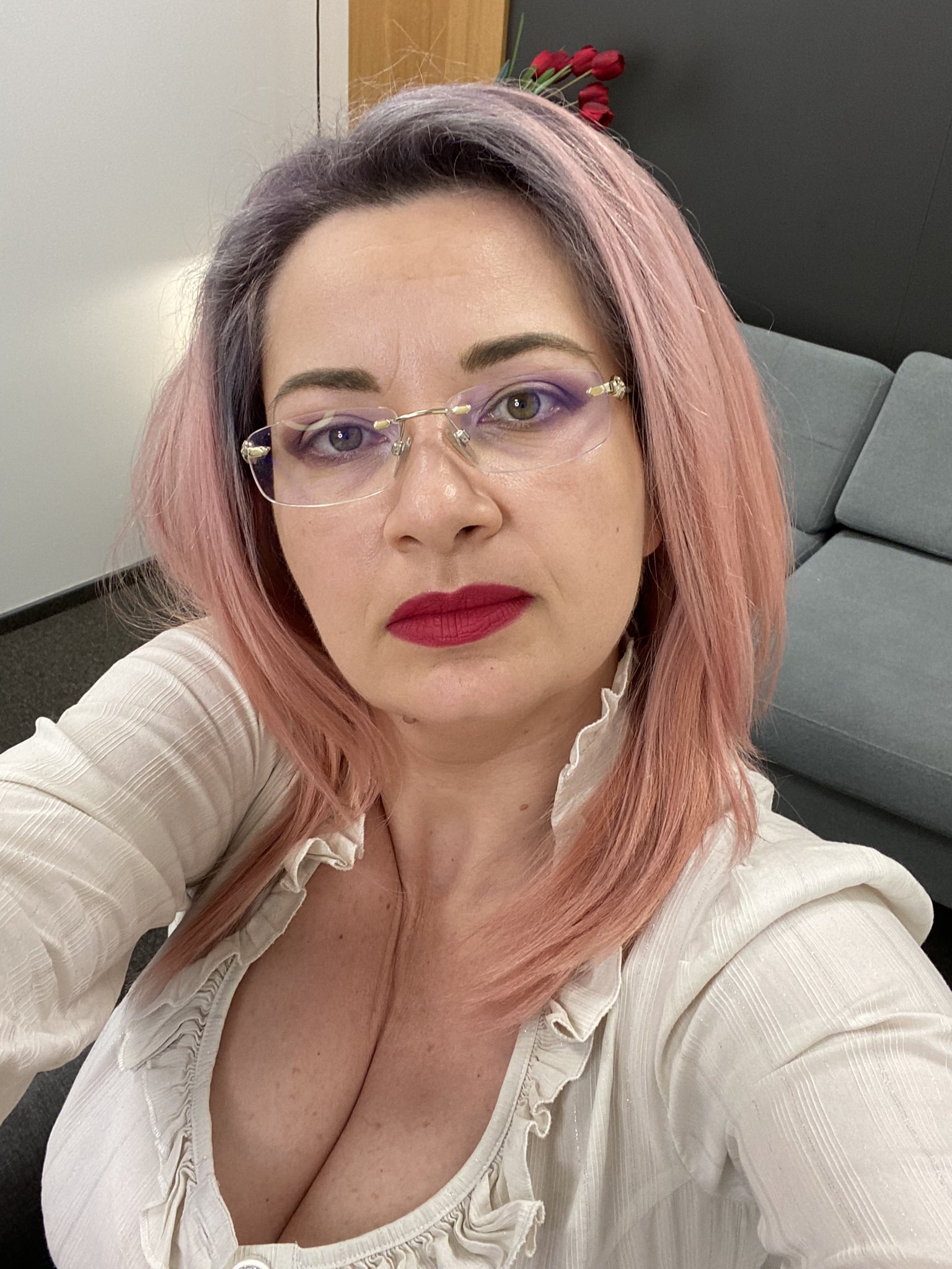Hello Monday!!! #camcontacts #Domme https://t.co/yAgSKtQ5V6
