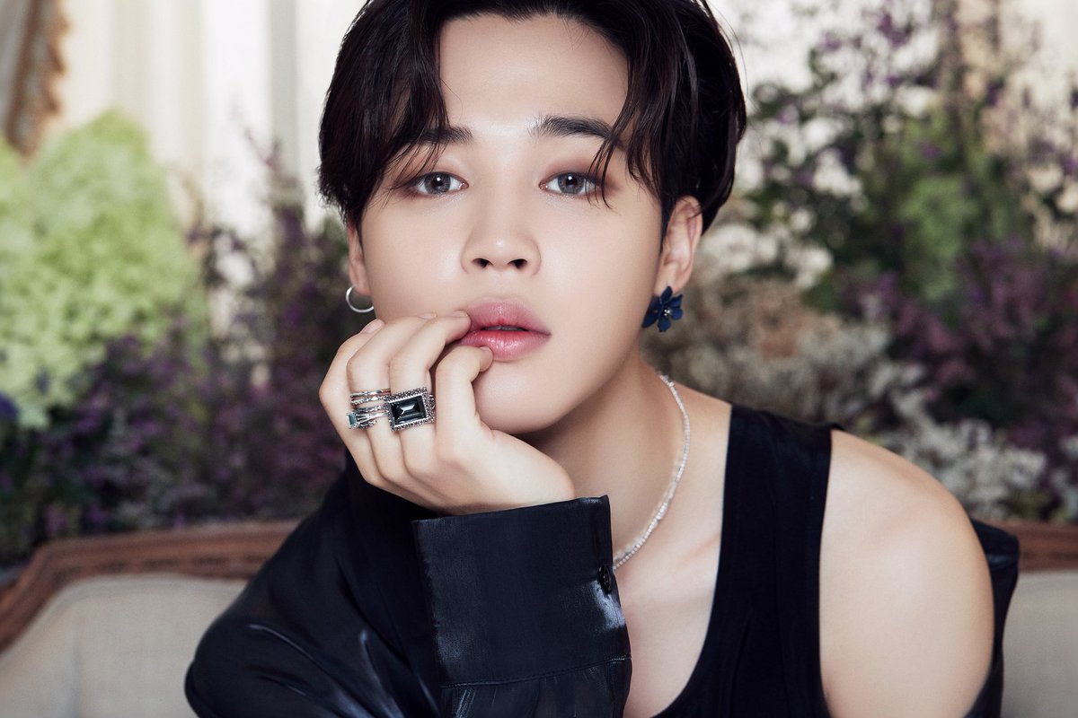 softieformochi's tweet photo. Park Jimin you are so effortlessly Beautiful 🥺🥺🥺🥺🥺🥺🥺 Etheral you are. You rule over my heart. Why so beautiful 🥺🥺🥺🥺🥺🥺🥺❤️❤️❤️❤️❤️❤️❤️❤️❤️❤️❤️❤️❤️❤️ https://t.co/oOFchWqFTP