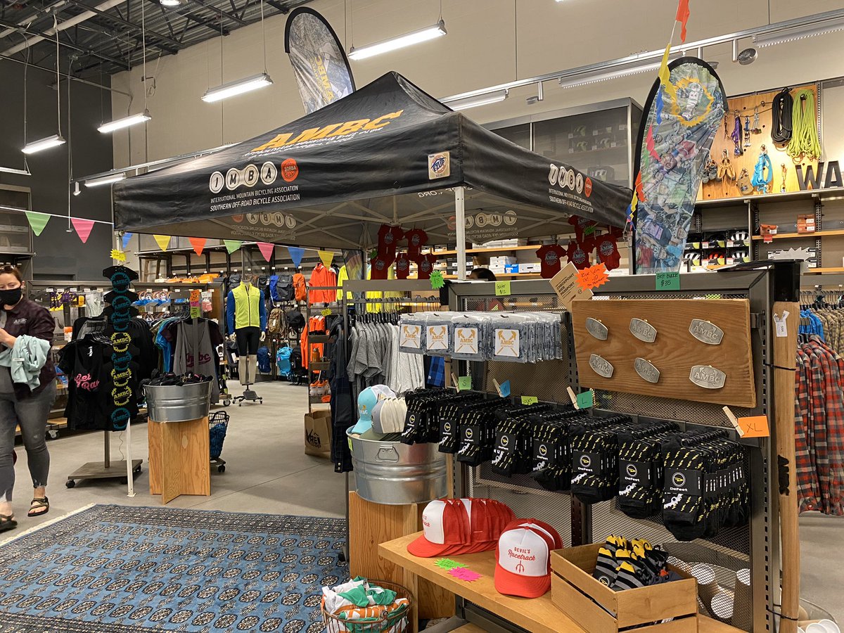 The AMBC pop-up shop in REI is open! Grab your checkpoint ride passport, fresh swag, and some bike raffle tickets all in one spot! We’ll be there all week! Fallfest.ambcknox.org💥