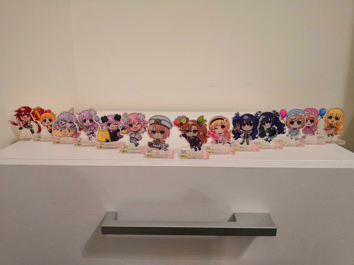 TimmyDeckers's tweet photo. Received the neptunia standees. They're all so cute. #neptunia https://t.co/klQCD8hwzf