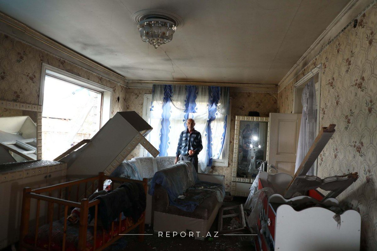 Nazmdvv's tweet photo. The shell fired by the enemy hit the house in Aghdam. 
#stopattackingcivilians 
#StopArmenianTerrorism https://t.co/LBZ4sWyq2Y