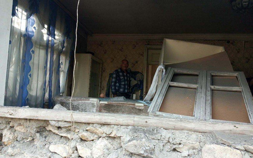 Nazmdvv's tweet photo. The shell fired by the enemy hit the house in Aghdam. 
#stopattackingcivilians 
#StopArmenianTerrorism https://t.co/LBZ4sWyq2Y