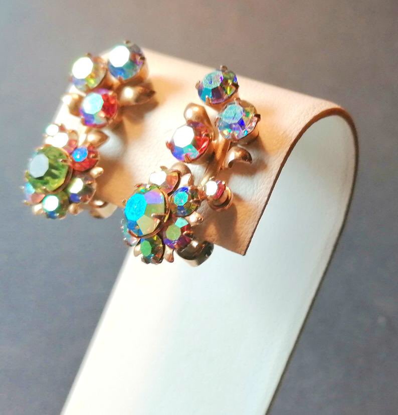 Sue makes swanky jewellery & combines her own work with selected vintage pieces. She is based in Cork & when not creating signature pieces runs an animal sanctuary. Visit her inspiring Etsy shop:  https://etsy.com/uk/shop/SwankyJewels?ref=simple-shop-header-name&listing_id=857894977y