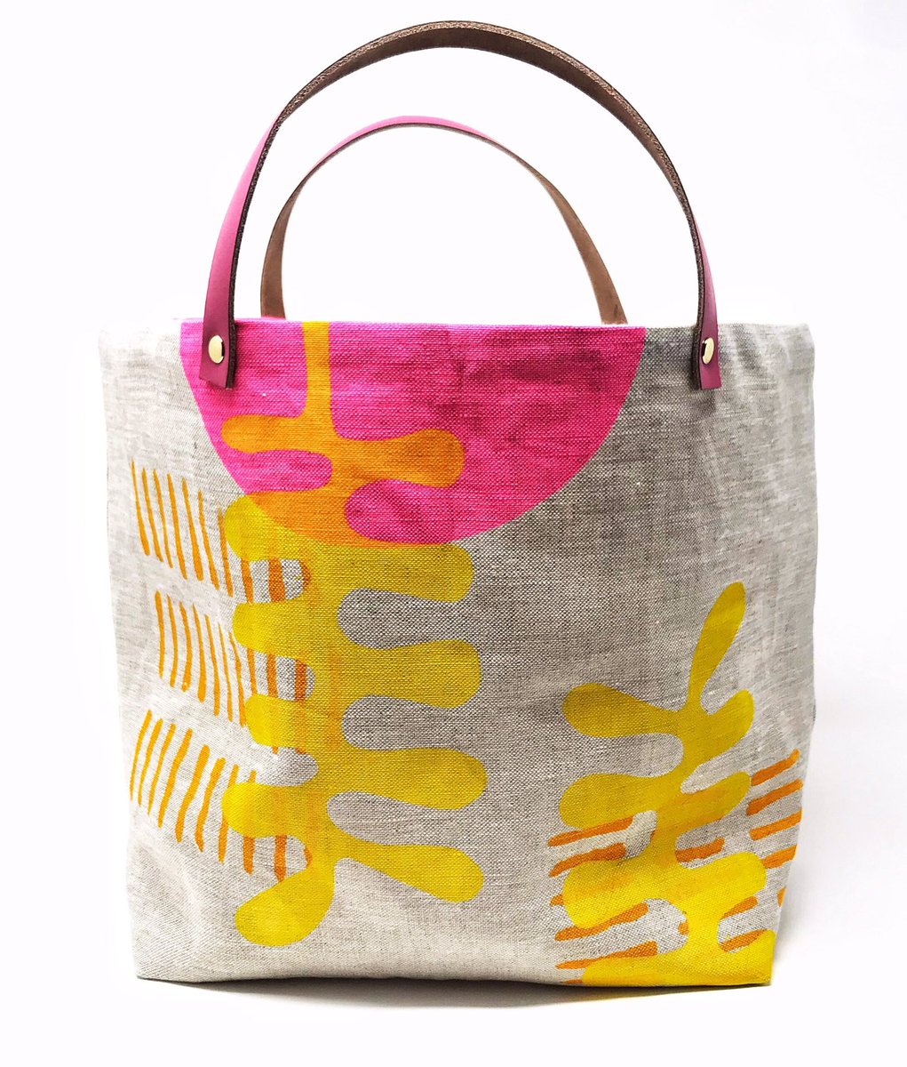 Tara Prendergast runs The Biscuit Marketplace. It’s a great place to find handcrafted & unique presents for everyone & also highlights the work of Irish artists & craftspeople. Visit:  https://thebiscuitmarketplace.com/category/gifts/christmas-gifts-under-e100/