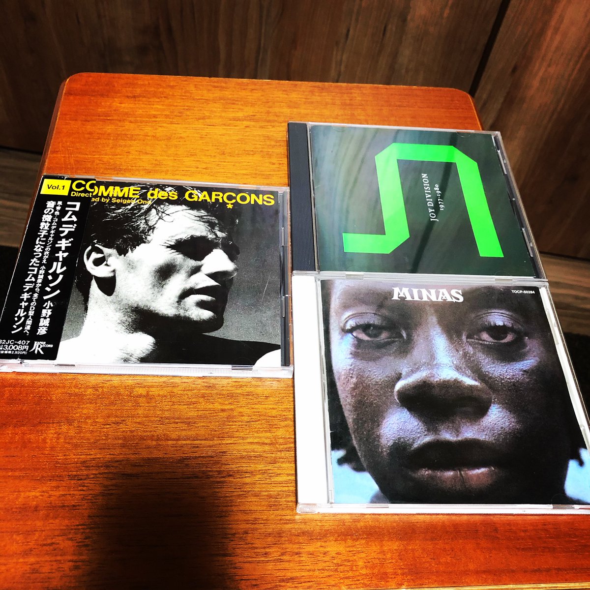 yanaphy's tweet photo. 昨日のBOOK-OFF500円コーナーにて。
#seigenono #commedesgarcons #miltonnascimento #joydivision https://t.co/UyUdAvV8Mp