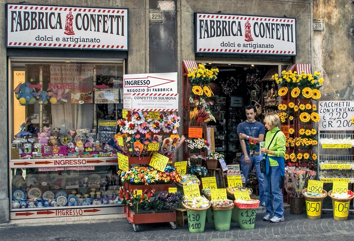 ConnectionsWay's tweet photo. Join us now for Experience Abruzzo, where we'll learn about the traditional confetti of Sulmona. These sugar coated almonds come in every colour and are handed out as gifts at the end of marriage ceremonies and other such romantic occasions. #ItalianVirtualWeek #TreasureItaly https://t.co/dJ4IBNONOU