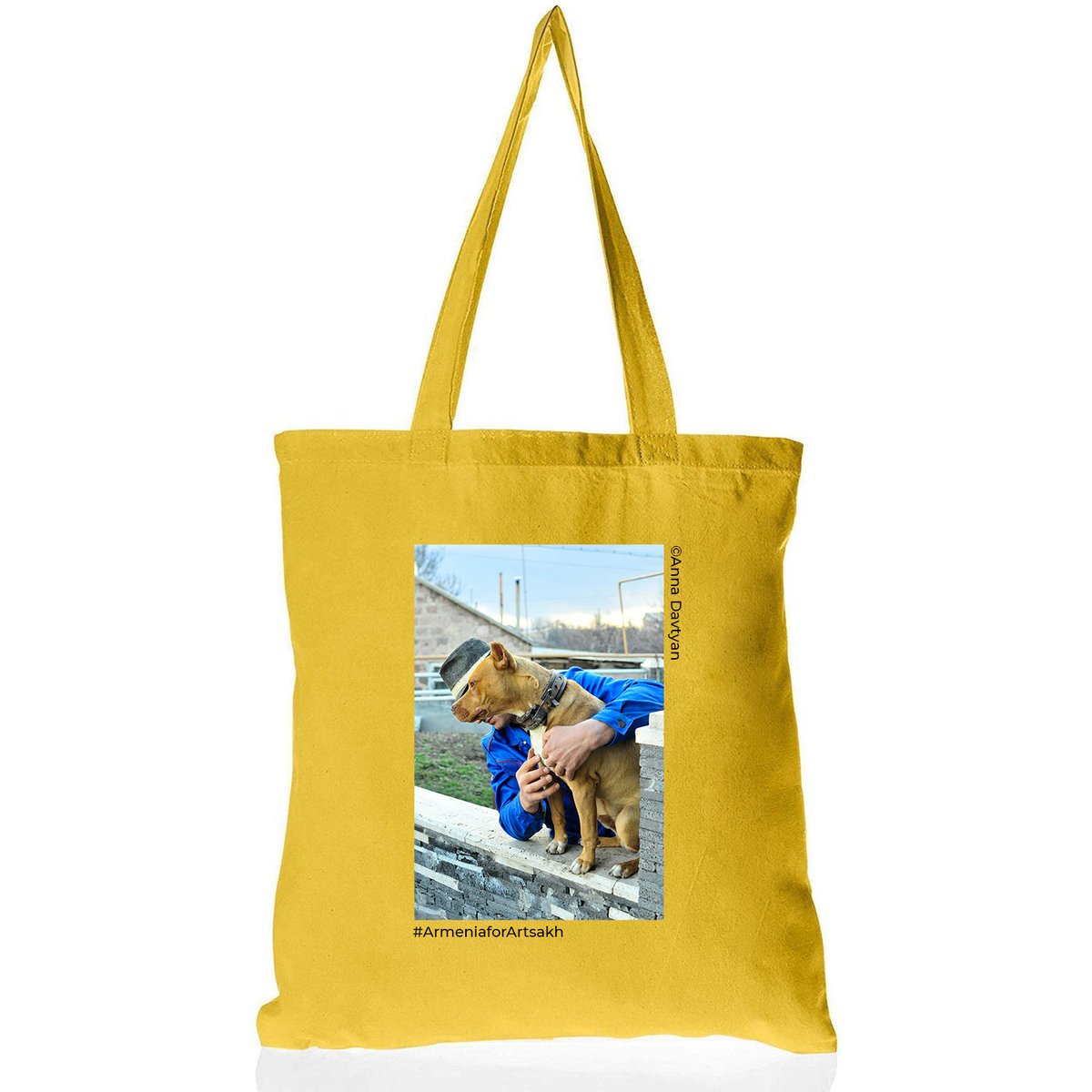 4plusphoto's tweet photo. New T-shirts and bags at https://t.co/J4DuYt1sSx.

All proceeds will be donated to @ArmFundGlobal. 

#ArmeniaforArtsakh #ArtsakhStrong https://t.co/KnYGZhe2J0