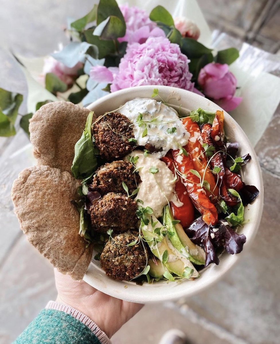 Click and collect to get your @WhiteMulberries fix in just 15 minutes! Have you tried their House Falafel Bowl yet? It's the perfect autumnal lunch > bit.ly/3mruI3E