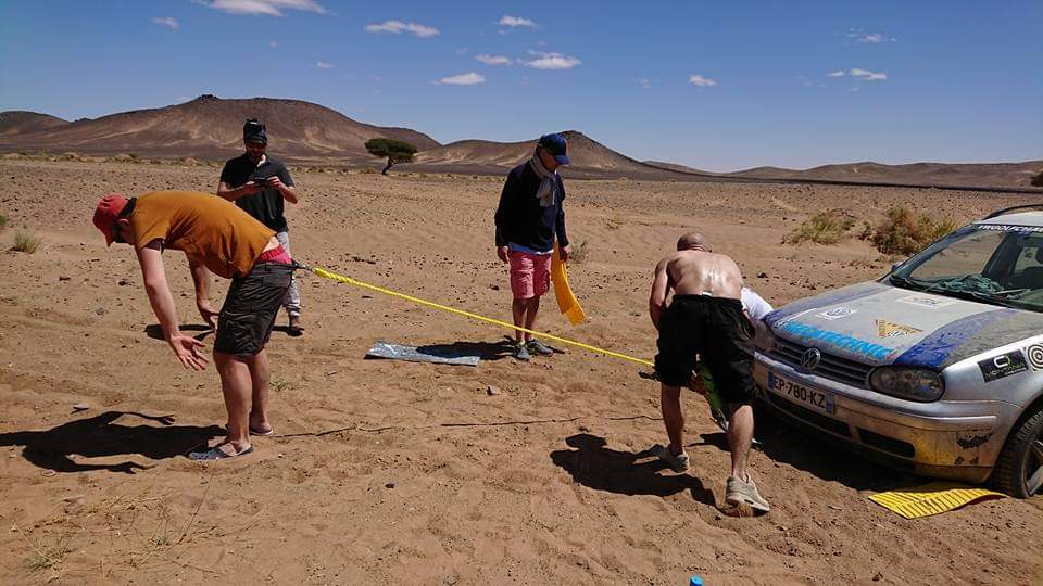 Cuando hay problemas la solución casi siempre pasa por la cooperación #vwgolfchallenge