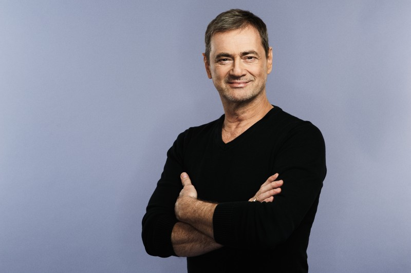 EuroMag_'s tweet photo. ¿Se viene guerra por la conquista de América entre Christer Björkman y Simon Cowell? ¿Hasta qué punto el proyecto de la EBU es realista?
En #USAMag lo analizamos de la mano de @NachodelCura, eurofan residente en Las Vegas
⬇️⬇️⬇️
https://t.co/trXTcKTW3P https://t.co/9Mkzd3RYax