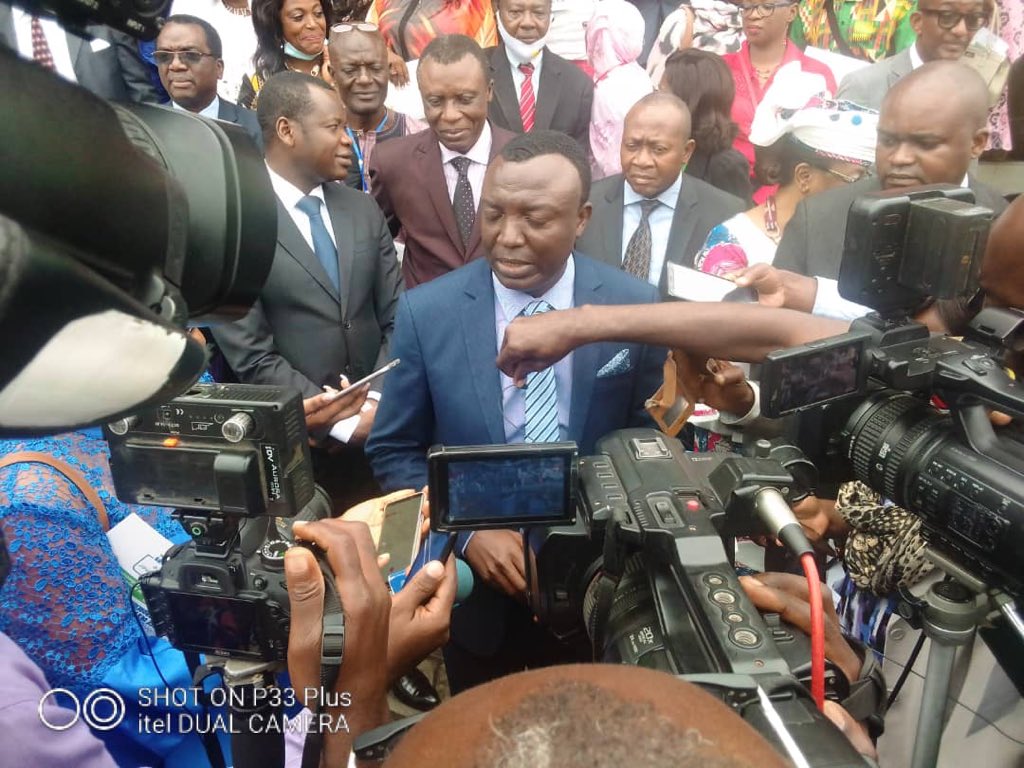 APMECameroun's tweet photo. Cérémonie de lancement de la première édition des journées nationales de réseautage des PME à Douala. Elle a été présidée par le SG du MINPMEESA https://t.co/pvN3gZEWvz