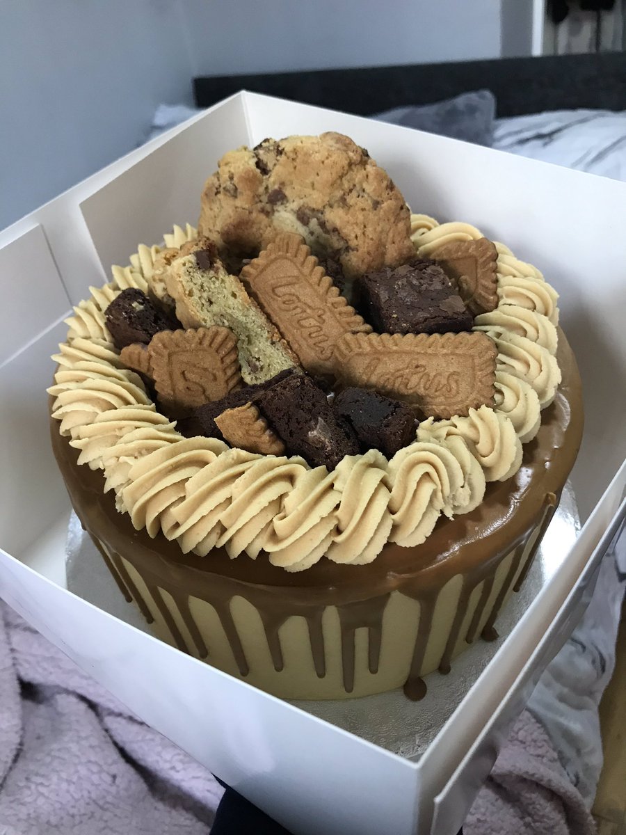 proctor_maddy's tweet image. Best bday cake I could ask for, just saying X