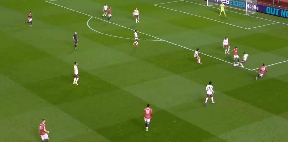 Passing – ShortFirstly, it's good that AWB overlapped Mason. That was nice to see once more. Here, Mason looks for Bruno with a pass he would make more often than not but falls short – it's not the easiest though.We did this a lot nevertheless.