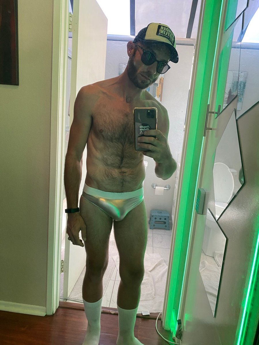 trblmkrsusa's tweet photo. Underwear fresh off the sewing machine lol #boneralert #gay #beard #underwear https://t.co/i9OWv5KrDo