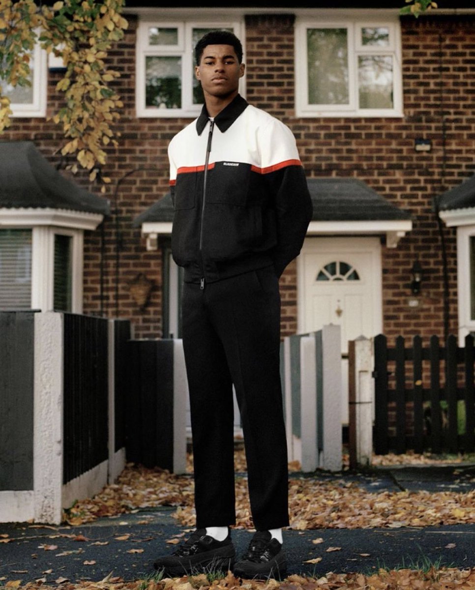 StreetFashion01's tweet photo. Marcus Rashford and Burberry have teamed up to support young people around the world!🖤 https://t.co/QitHSr3tDQ