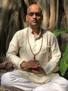 CentreVedic's tweet photo. Meditation &amp; Kriya yoga helps one discover inner peace #peace #meditationinstillspositivity #meditation https://t.co/T7BxGLz0NA