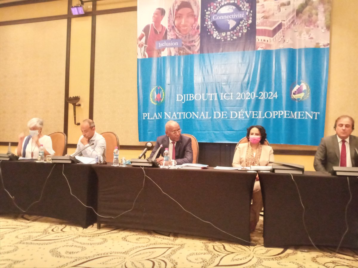 Direction_E_P's tweet photo. Sous le haut patronage de SEM @Ilyasdawaleh ,Ministre de @MEFIGouv un atelier de restitution des résultats de l'Etude d'Impact Post Covid au Djibouti Kempinski Palace ce matin Lundi 02 Novembre 2020.
MOT DU MINISTRE sur https://t.co/YhJB8vEiJt https://t.co/ZNYld9rXtZ