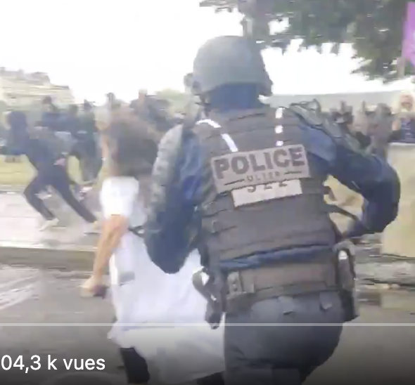 Le policier qui l'arrête ce jour là est membre à l'époque de la 11° CI de Paris en ULI2R (ici en 322)