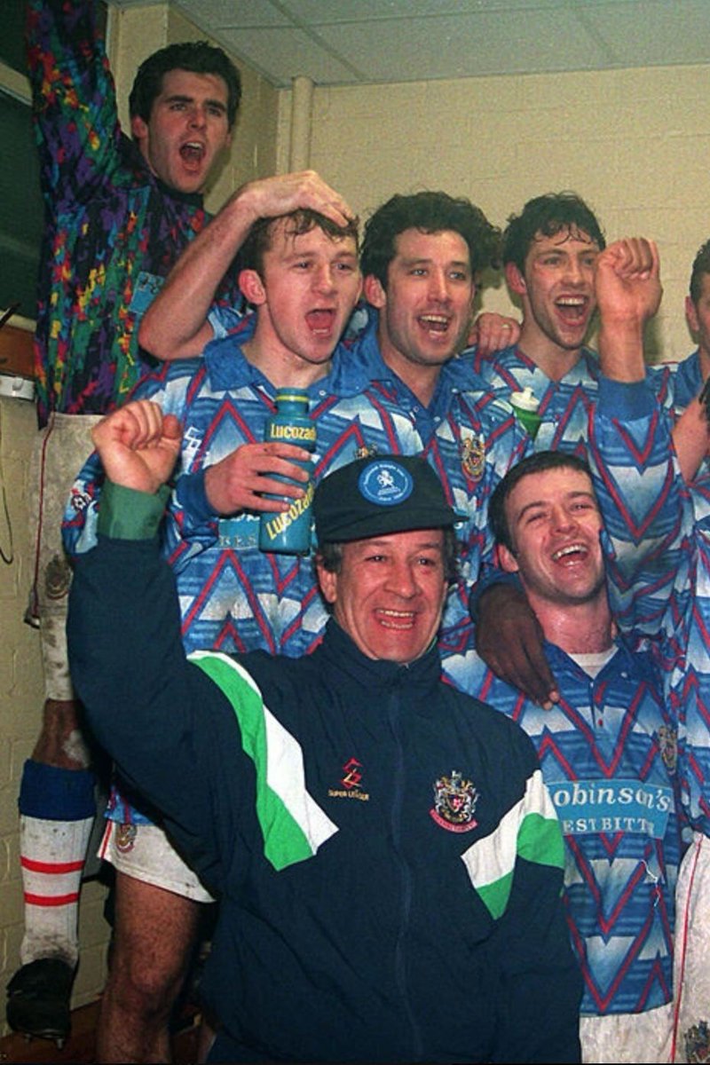 In his 6-year spell in charge, Bergara revolutionized a football club. In his third season Stockport promoted to the 3rd division and came ever so close to the Championship in the next few years.In 1995 Bergara and Stockport parted ways due to conflict off the pitch.