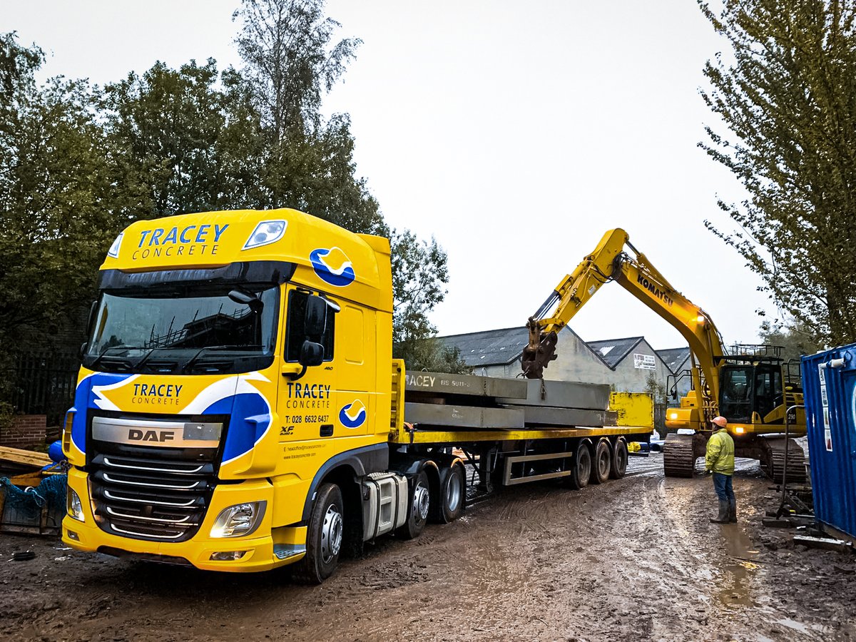 Tracey_Concrete's tweet photo. Wide load delivery of 3.6m precast concrete cover slabs to recent project. Top work @KellyBrothers8! 🚨🏗👷♂️#Precast #Concrete #Drainage #civilengineering #DAF #Coverslab https://t.co/17x5gf48mU