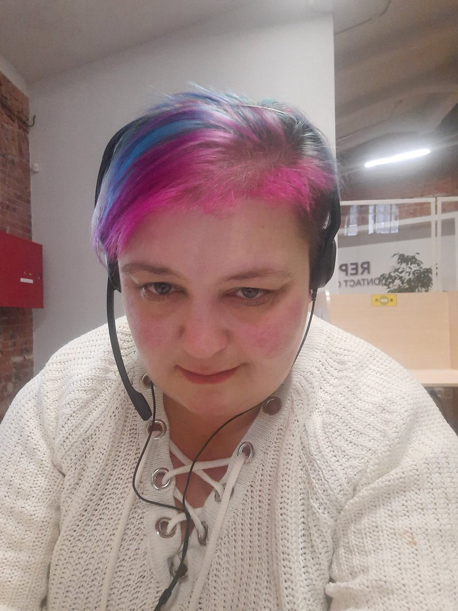 На работе в офисе потусила)