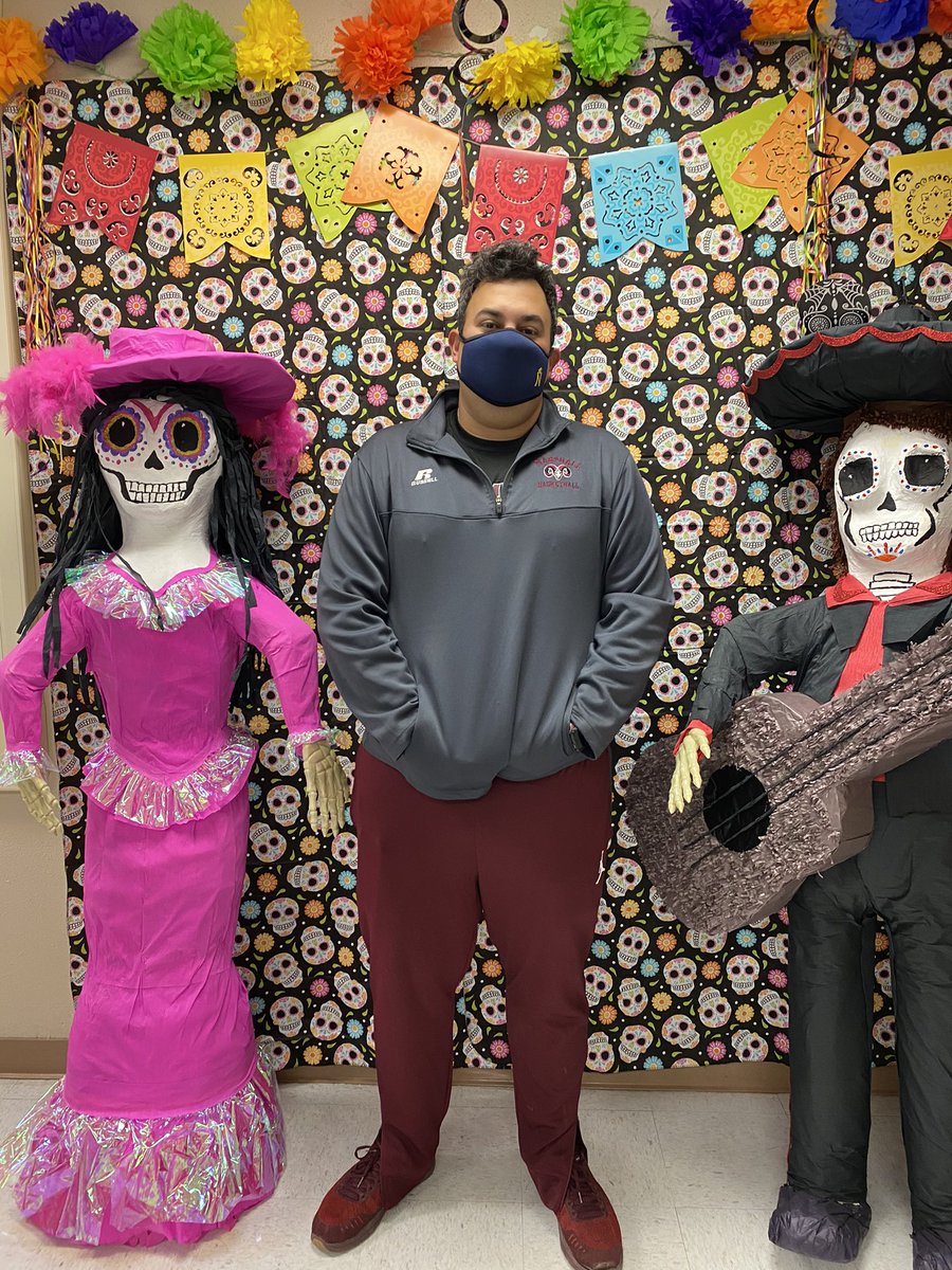 MrCopelandhist's tweet photo. Dìa de Los Muertos @NISDMarshall 
Come get your photo and visit the ofrenda in F118 https://t.co/53fbOGdExg