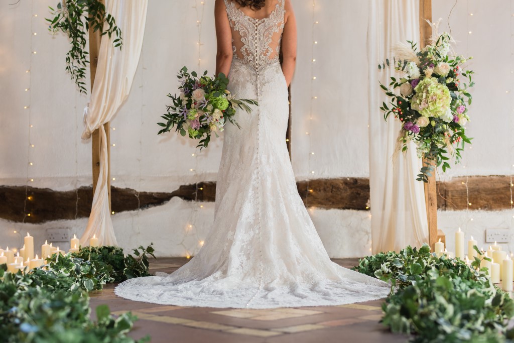MrsPandP's tweet photo. Cosy and romantic candlelit Winter Wedding Inspiration
Images 📸  @AJG_Photography 
https://t.co/n8h0Lrtxa4 Florals @AmegaFleur https://t.co/DDmIrG8dKK