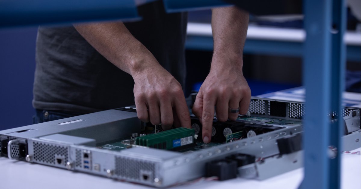 SoftIron's tweet photo. Since when did #softwaredefined mean that #hardware doesn’t matter? Hardware really is - or should be - at the heart of a strategically built, efficient, and performant data center. This is what we mean by #TaskSpecific.
https://t.co/jBXUF9IsnR
#SoftIron #DesignedNotAssembled https://t.co/OOLbRfvPw1