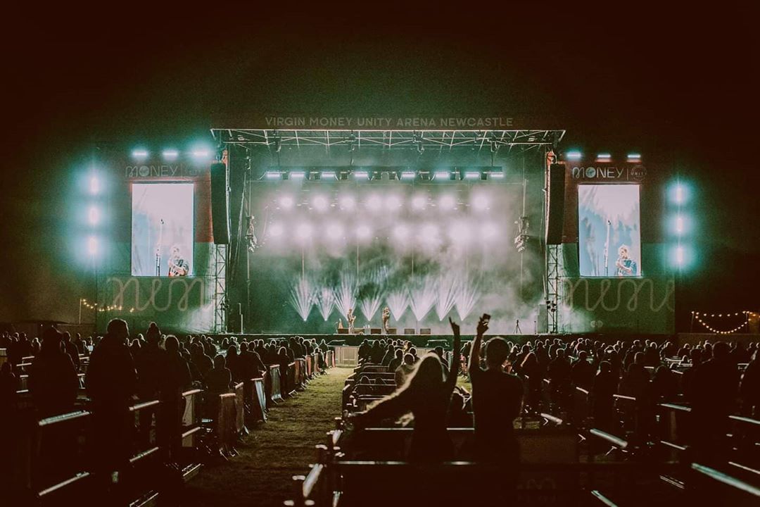 frankturner's tweet image. Love this shot from @VMUnityArena.
Socially distanced but a great atmosphere nonetheless. 
📷: @adamkennedy1979