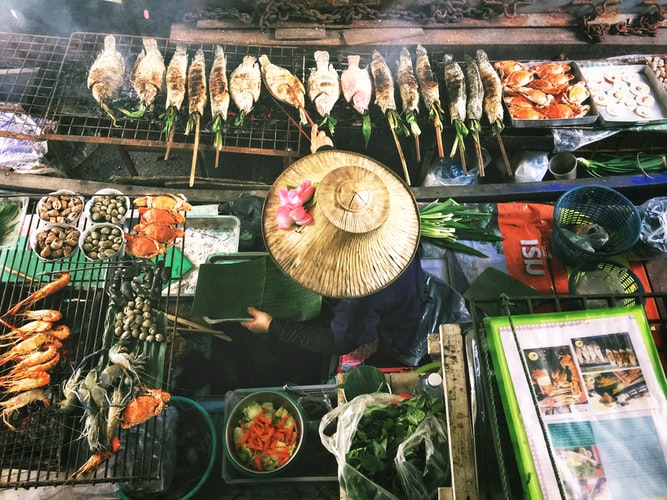 OneHealthPlanet's tweet photo. Urbanisation and challenges related to food sustainability go hand in hand. 

Today around half of the world’s population live in cities, and urban populations are rising as overall populations grow and more people leave rural life behind. 

➡️https://t.co/tgaGJqoeCa https://t.co/2OGUQhco7j