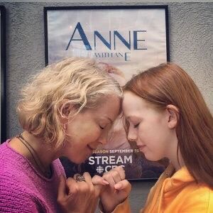 zendergarten's tweet photo. Honest, you have no idea how much I want to do this pinky forehead thing with you all.
#renewannewithane https://t.co/KT2PxIdGlS