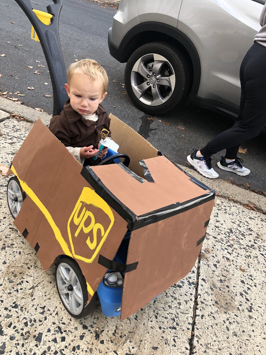 maxinediane's tweet photo. @UPS  @TheEllenShow https://t.co/AFqkghEllL