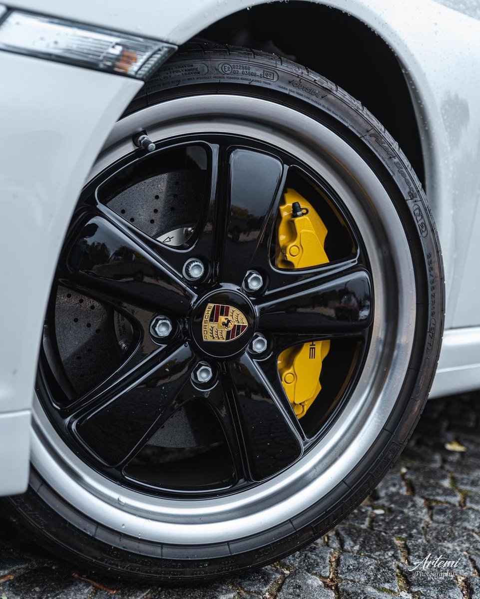 Porsche911UK's tweet photo. The rare #997Speedster
Via IG @artemi_supercars 💯 https://t.co/XEVfnfAZco