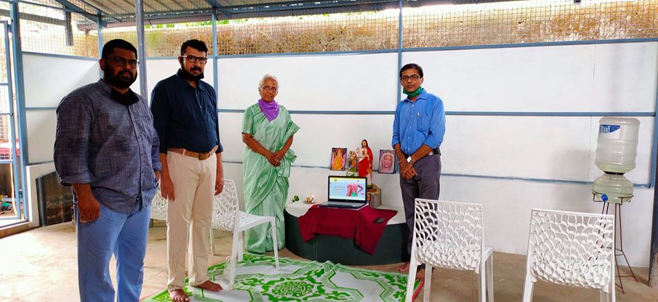 prasanthurath's tweet photo. Proud moments...2020
Ayurprakash vaidyasala Website Launching #Bonealignment #Ayurprakashvaidyasala #MarmaTreatment
Mrs.Jessy Francis, (Chairman - #AyurprakashVaidyasala)., Inaugurated the new website of https://t.co/wU6mHTtwrs – on 18th/May/2020 https://t.co/OhyMvyarJA