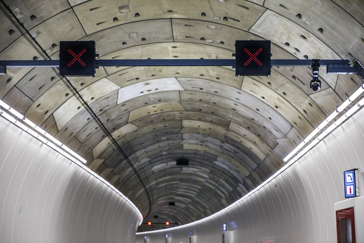 Let op: niks aan de hand! Op dinsdag 3 november is er als onderdeel van de testperiode een oefening met de hulpdiensten en operators van de bediencentrale in de tunnel van de Rotterdamsebaan.