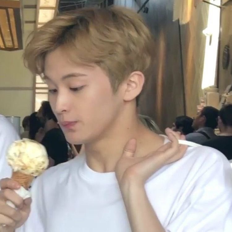 NCT & WayV memes. A thread ctto 