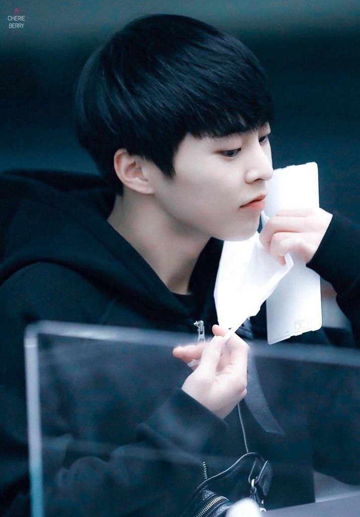 HourlyXiuminn's tweet photo. #시우민 #XIUMIN @weareoneEXO https://t.co/bDTsFTwODd