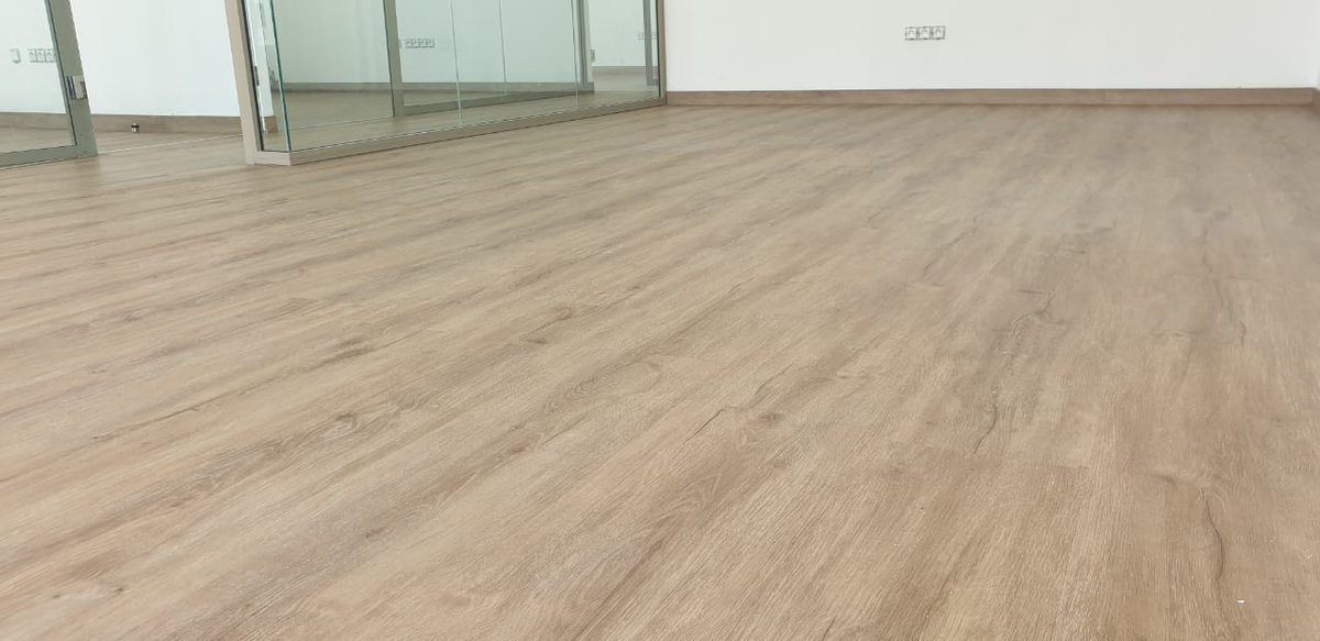 DecoOne2one's tweet photo. La nouvelle génération de revêtement #SPC se compose de cinq couches de 6 mm d'épaisseur. Le revêtement UV présente une protection ultraviolet et une résistance aux rayures et à l'usure; antibactérien facile à entretenir et résistant à l'humidité. 100% #Waterproof. 
☎️0670908093 https://t.co/ZkJsoar53R