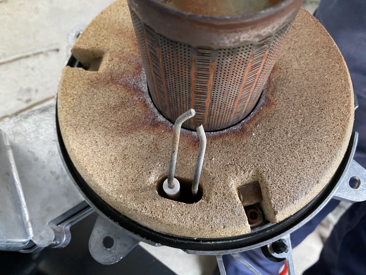 AllenHart999's tweet image. First job of the day tested with @ADEY_Pro #ProCheck @ViessmannUK Boiler Service.