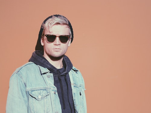 The Way How Men Need To Dress On The Road To Becoming A Social Media Icon In The Fall. What to become an internet icon, if so, then read this article. #fashionbogger #fashion #style bit.ly/3kOKnJW