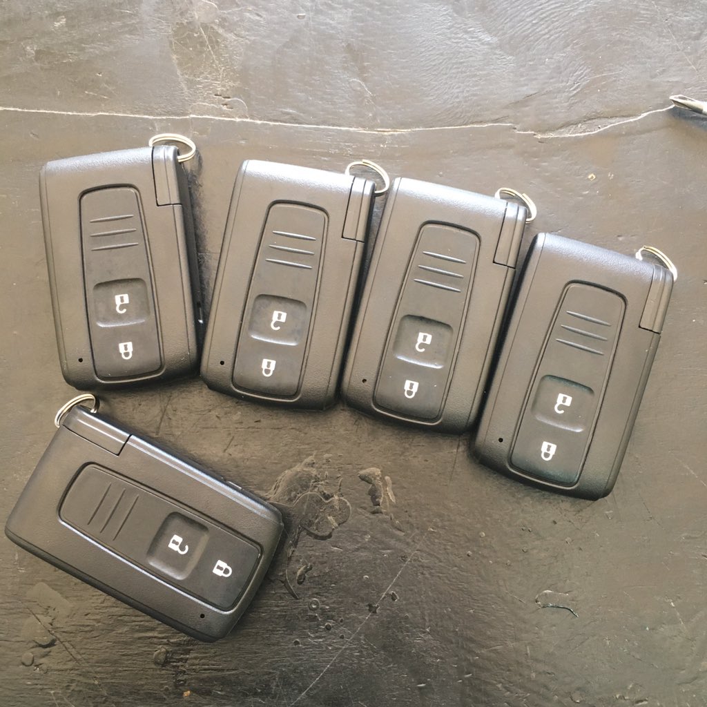AutokeyKenya's tweet image. We stock all types of Keys including the latest vehicle models. ✅✅

Have only one key? Don’t wait till you loose it. 

Call us for a free quote. 

☎️0797118699

#keyduplication #Keyreplacements #autokey