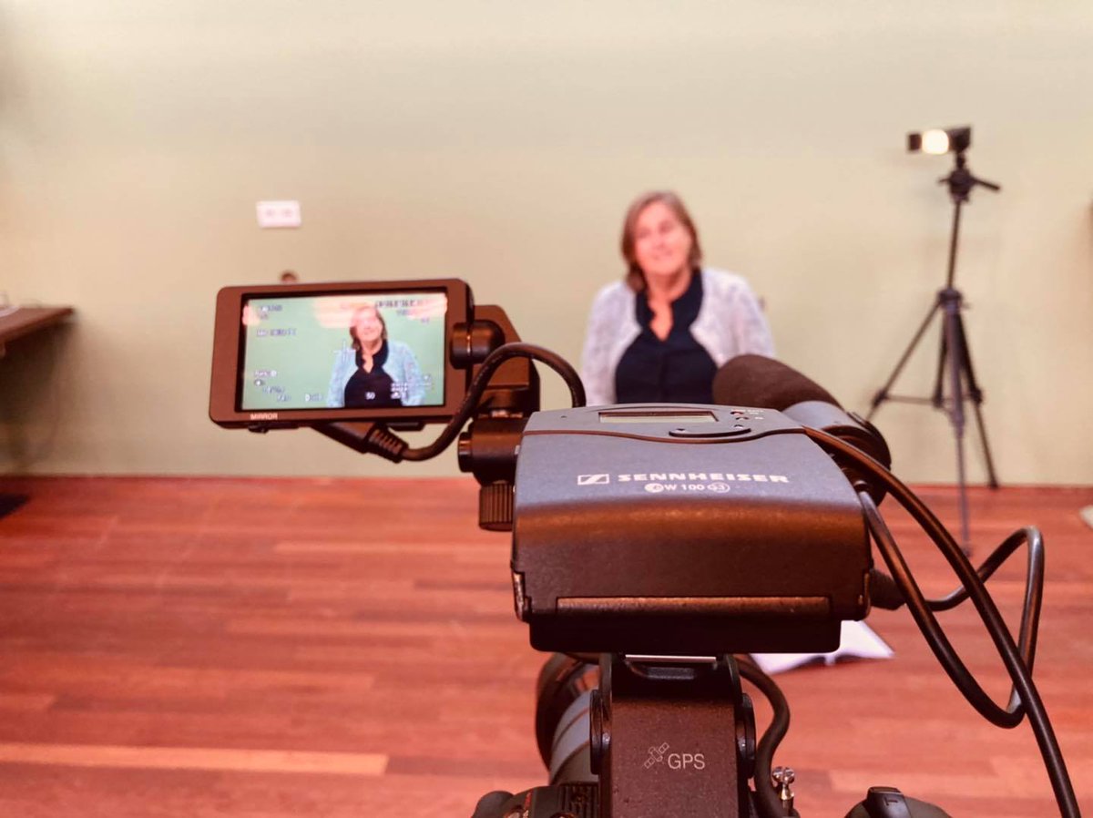 OPNAMES ‘GEHEIM’
Morgen zijn we virtueel te gast bij het slotcongres van @DplanDementie. Daarom vandaag opnames van een eerste scène van ‘Je kunt me gerust een geheim vertellen’.

#theaterendementie #theater #dementie 

Zie: 
theaterendementie.nl