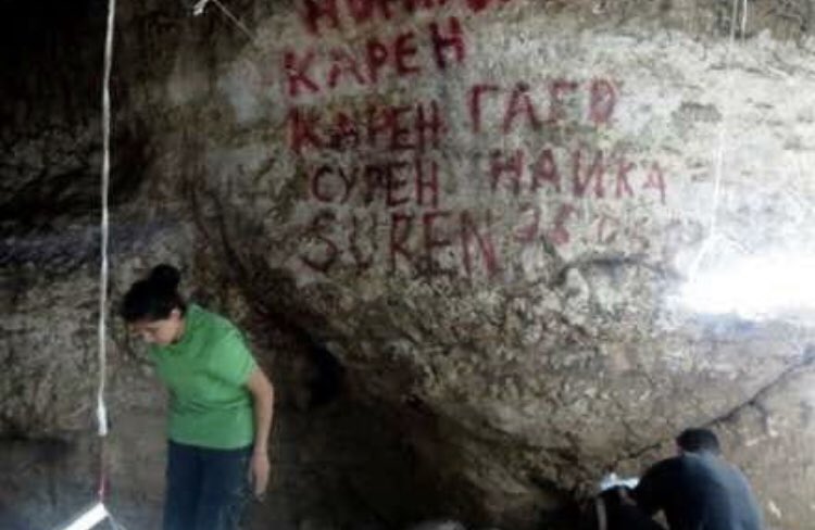 kirazweiblumen's tweet photo. Another #historical place #vandalized by #Armenia
The #AzokhCave or #AzykhCave is a six-cave complex known as a habitation site of #prehistoric #humans. It lies near to the village of #Azokh in #NagornoKarabakh
And yes, #Armenians DO”worship” their “motherland”and”roots”blabla https://t.co/qbeH3sEy5X