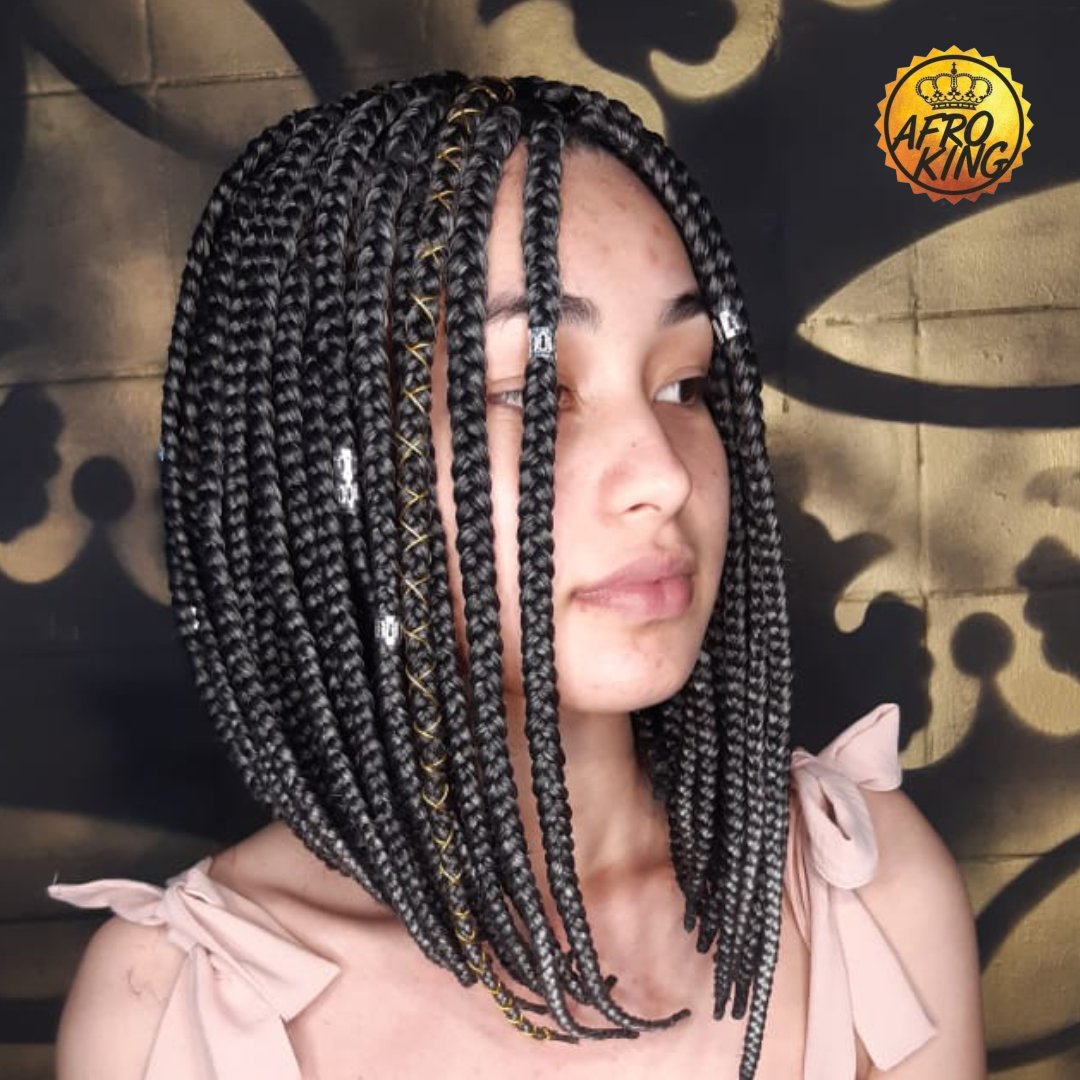 Studio Afro King on X: Box Braids Chanel 😍 @studioafroking Trancista:  @denyhairstyle . . . . . 😍😍 #boxbraidsstyle #boxbraidsbrasil #sorocaba  #bobbraids #goddessbraids #boxbraids #chanel #trançachanel #afrohairstyle  #studioafroking