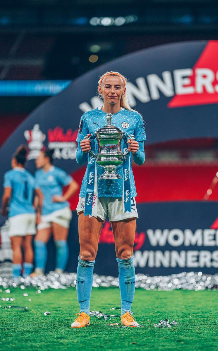 chloekelly's tweet image. ...it was all a dream 🤩 💭