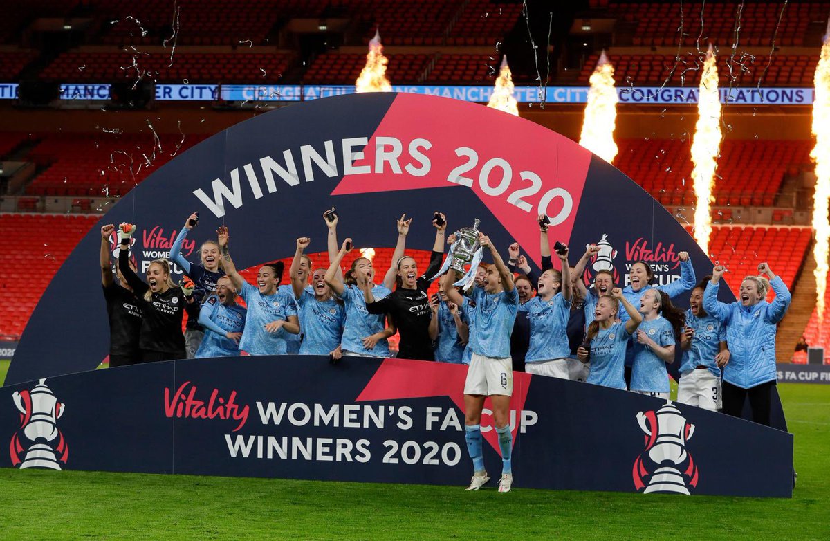 chloekelly's tweet image. ...it was all a dream 🤩 💭