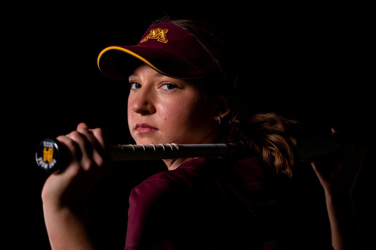 brad_rempel's tweet photo. Some of my favorites from @GopherSoftball media day. First time trying no backdrop and just shot the team in a dark facility. I like it but I'm not sure the designers will like cutting these out 😬.
#gophers #gophersoftball #skiumah https://t.co/cUF6iYl9D8