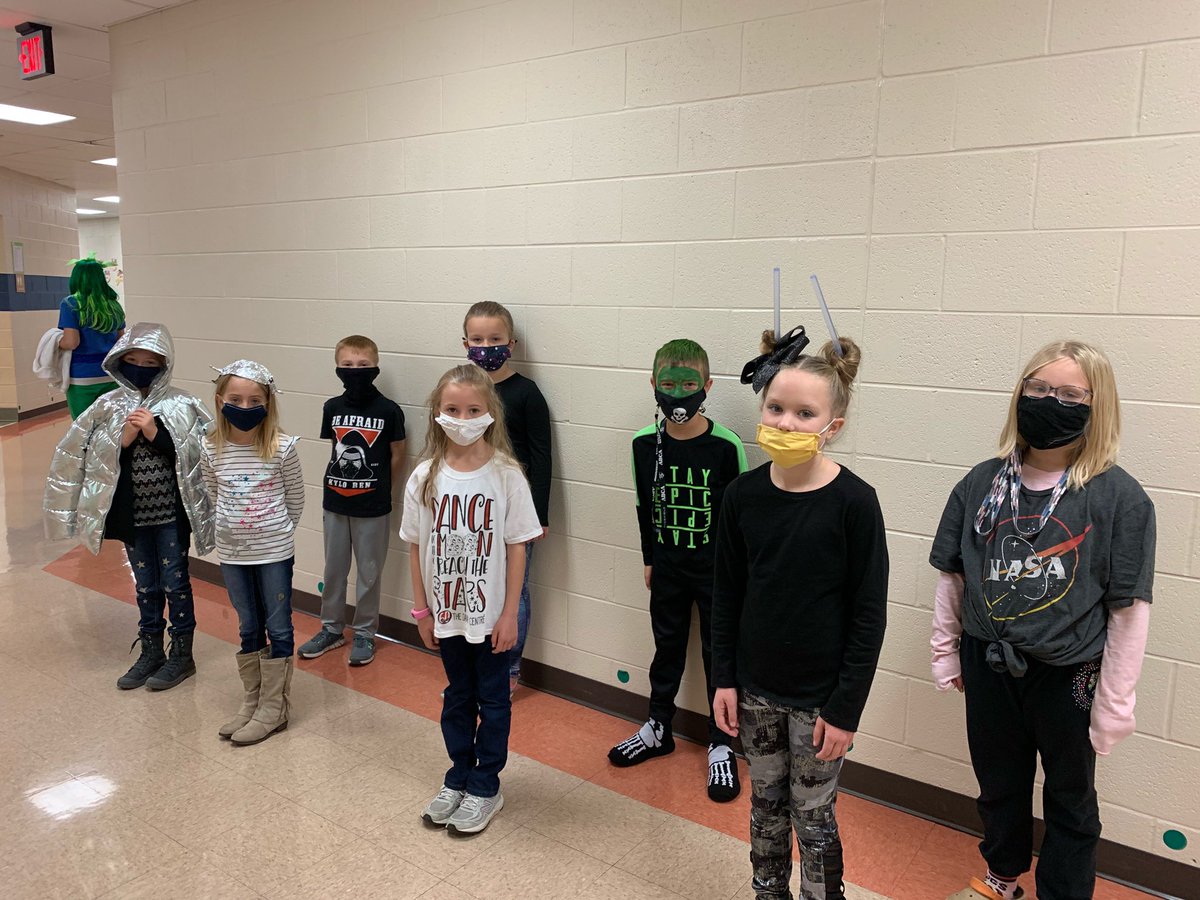 Today starts Right to Read Week at Anna Elem! Today’s theme is ‘Reading Is Out Of This World!’ Here are some pics of students and staff dressed in the theme!