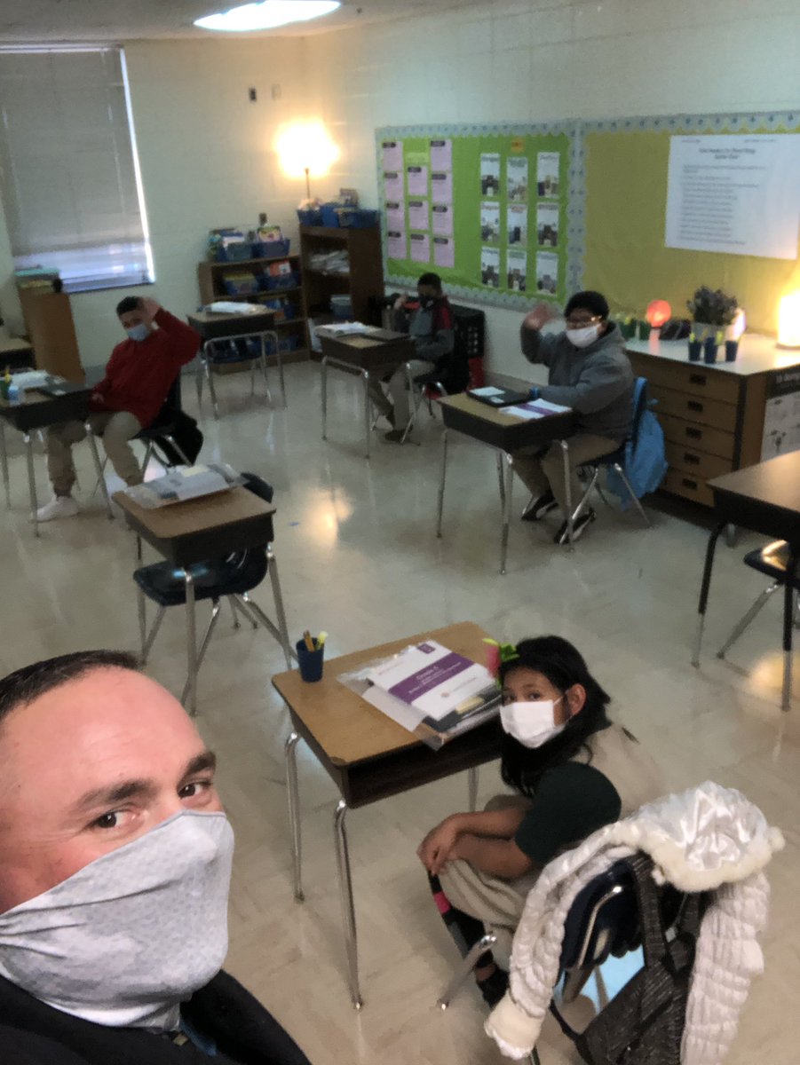 PrincipalGray's tweet photo. First day fun. @HVESCLT @CharMeckSchools #NELC https://t.co/tAwKBO7NCE