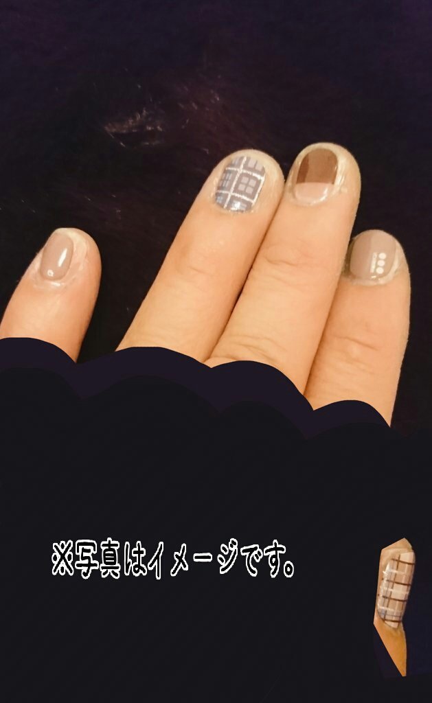 あんねり Sur Twitter 職業がらネイルアートが出来ないのと 薄くてすぐ剥がれる 割れる貧弱な爪なのでストレングスナー必須 マニキュアは 凸凹になるから透明でないと と思ってた救世主が ネイルシール ぷくっとした短い爪用でも十分 トップコート塗れば色々 あんねり Sur Twitter 職業がらネイルアートが出来ないのと 薄くてすぐ剥がれる 割れる貧弱な爪なのでストレングスナー必須 マニキュアは 凸凹になるから透明でないと と思ってた救世主が ネイルシール ぷくっとした短い爪用でも十分 トップコート塗れば色々